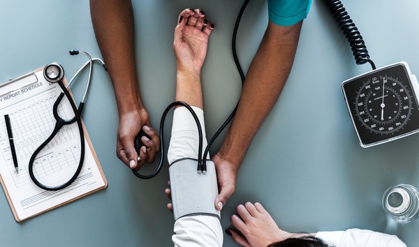 Retraités Expatriés et Couverture Santé en France